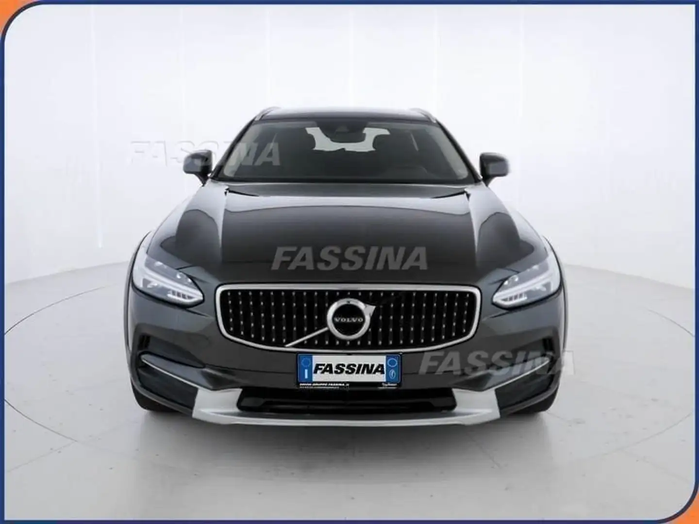 Volvo V90 Cross Country D4 AWD Geartronic Pro Grigio - 2