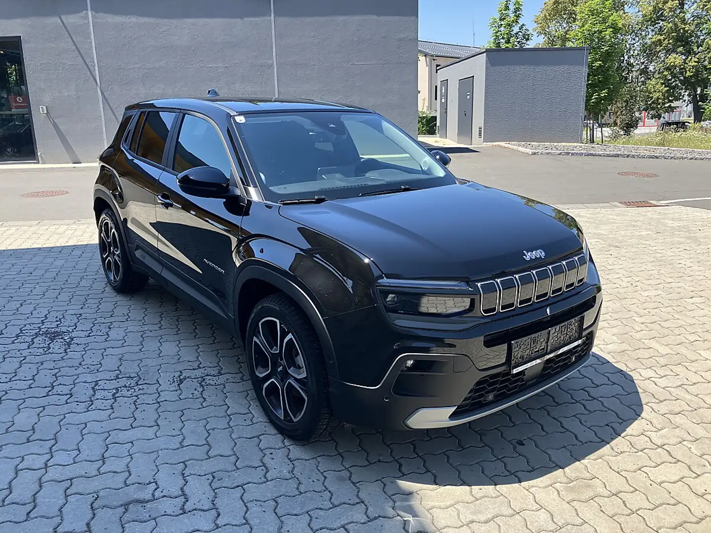 Jeep Avenger 1.2 e-Hybrid Summit e-DCT6 Schwarz - 2