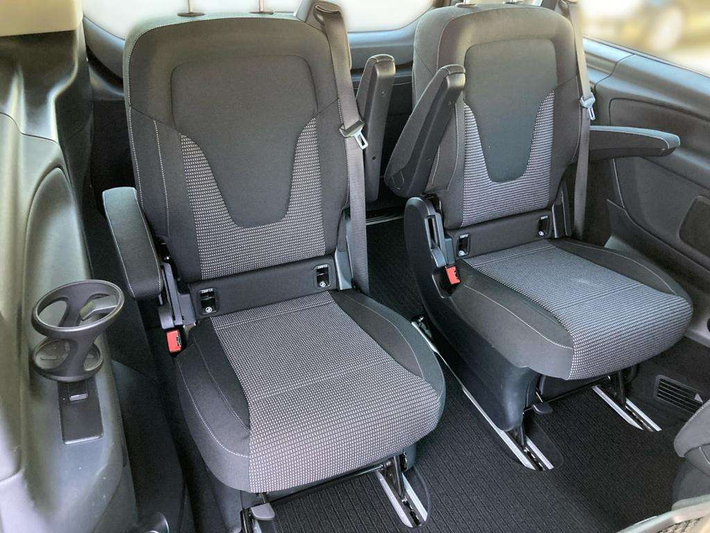 Mercedes-Benz V 220