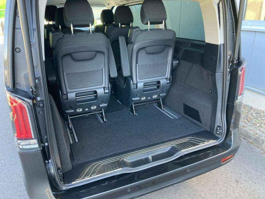 Mercedes-Benz V 220