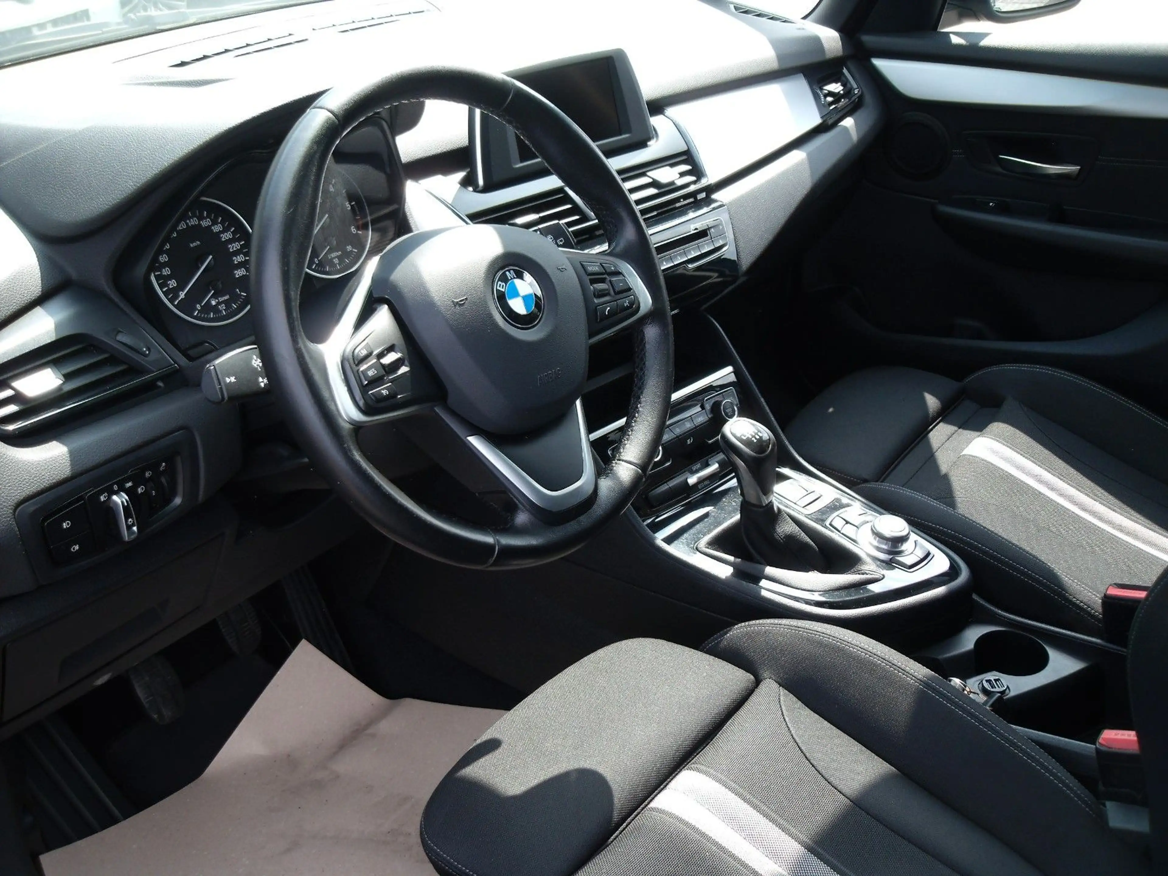 BMW 216 Gran Tourer 216 d Advantage — photo 11