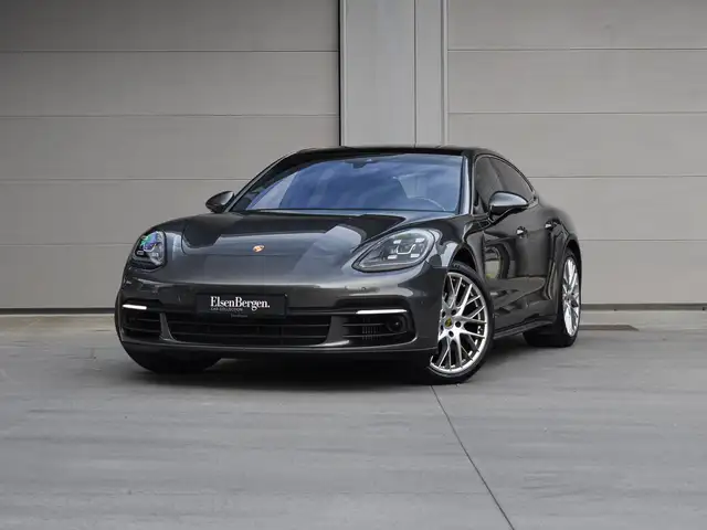 Porsche Panamera 4S / AGATEGRAU / CARBON INLAY