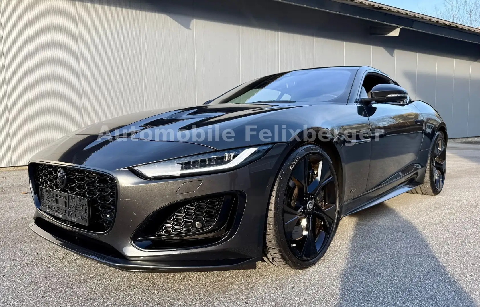 Jaguar F-Type P450 AWD 75 Jahre Edition Pano Black 20" Grau - 2