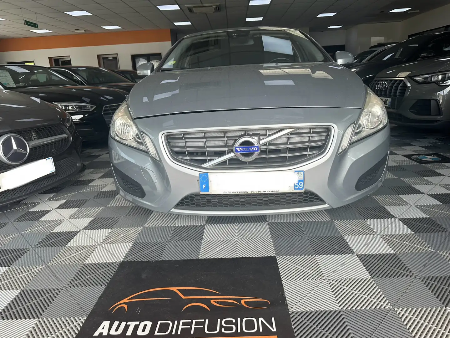 Volvo S60 R-Design Gris - 1