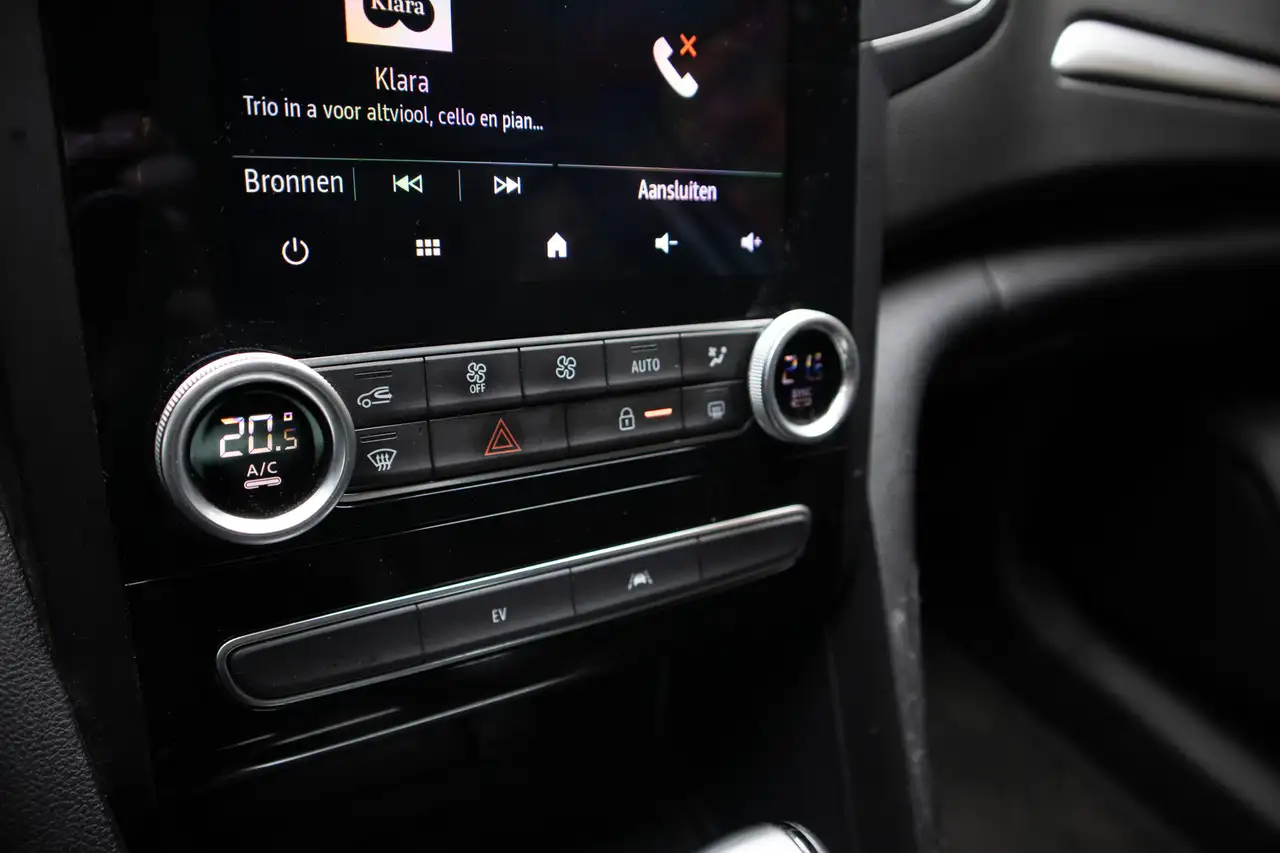 Renault Megane E-Tech PHEV, SW, CAMERA, KEYLESS, LED, AIRCO, NAVI 15