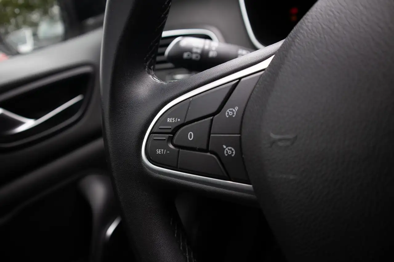 Renault Megane E-Tech PHEV, SW, CAMERA, KEYLESS, LED, AIRCO, NAVI 12