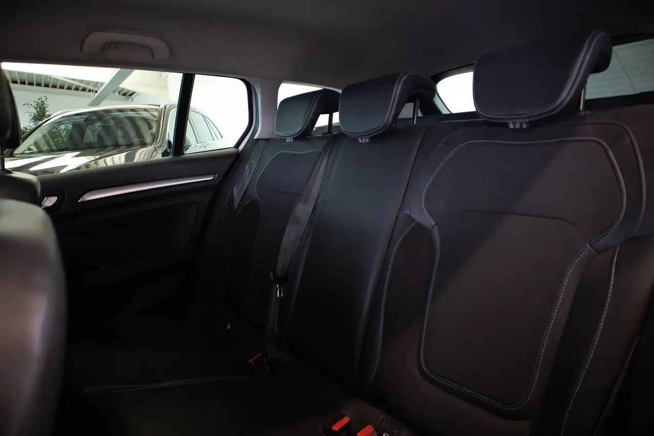 Renault Megane E-Tech PHEV, SW, CAMERA, KEYLESS, LED, AIRCO, NAVI 24