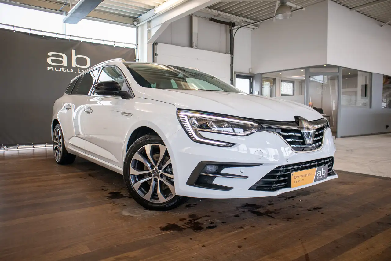 Renault Megane E-Tech PHEV, SW, CAMERA, KEYLESS, LED, AIRCO, NAVI 3