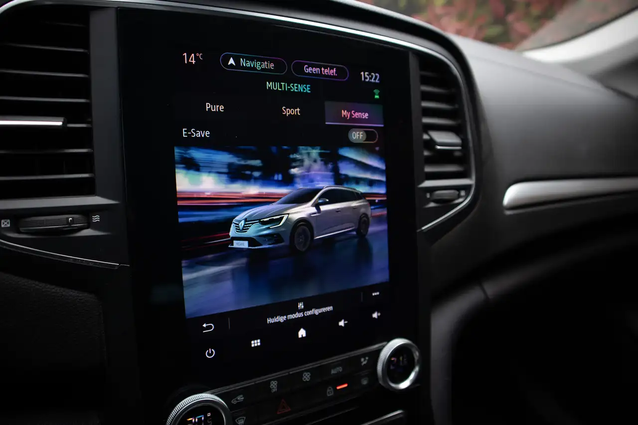 Renault Megane E-Tech PHEV, SW, CAMERA, KEYLESS, LED, AIRCO, NAVI 22