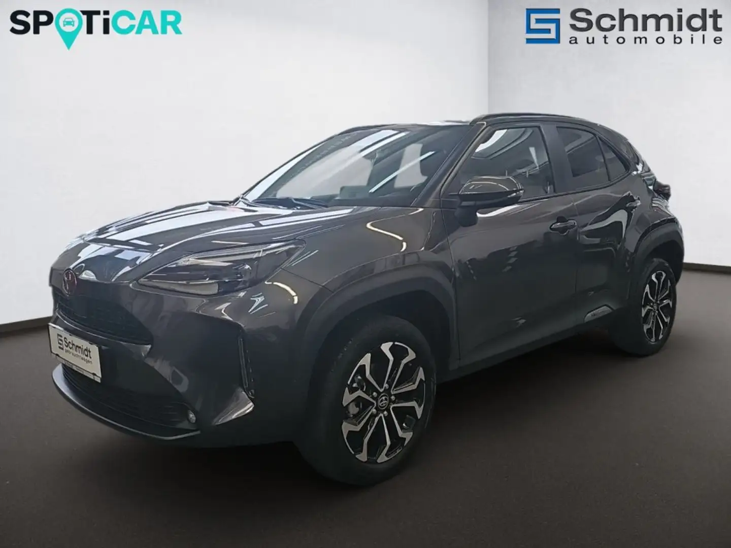 Toyota Yaris Cross Hybrid 1,5 VVT-i Active Drive Aut. mit AHK Grau - 2