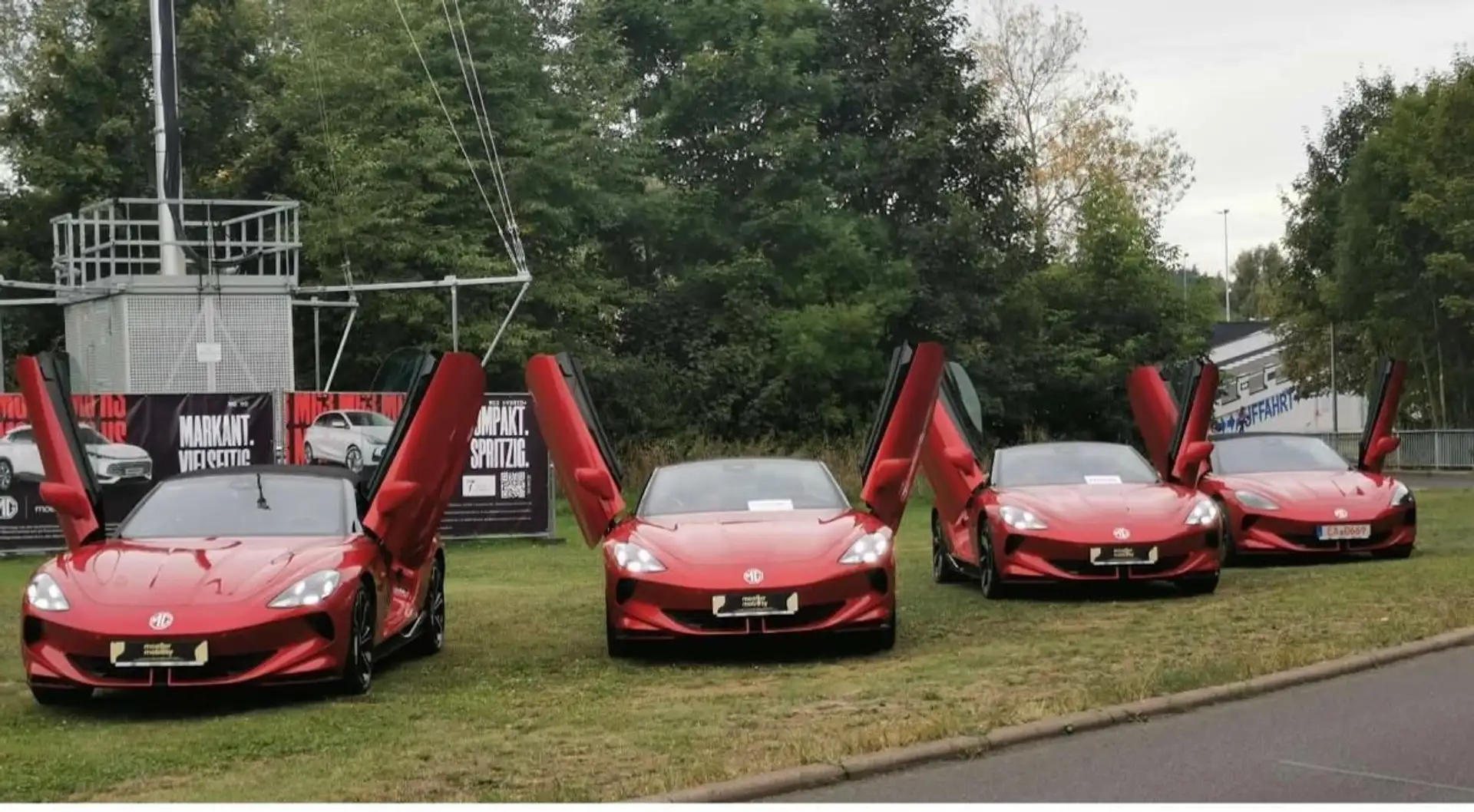 MG Cyberster Cabrio XPOWER (Dual Motor) Sofort! Rot - 2