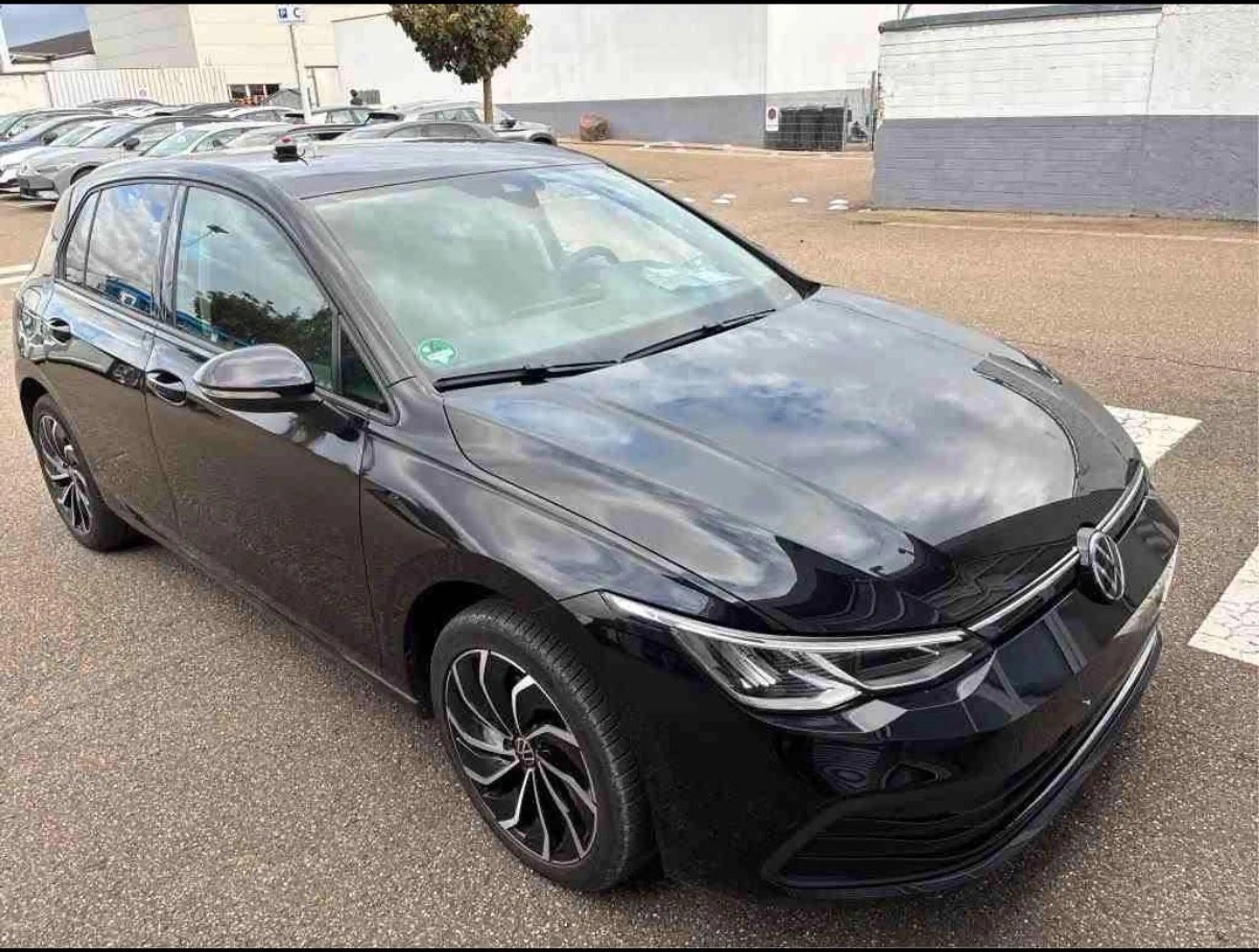 Volkswagen Golf VIII Lim. Life*1.Hand*MWST*AUTOMOATIK*TOP* — photo 2