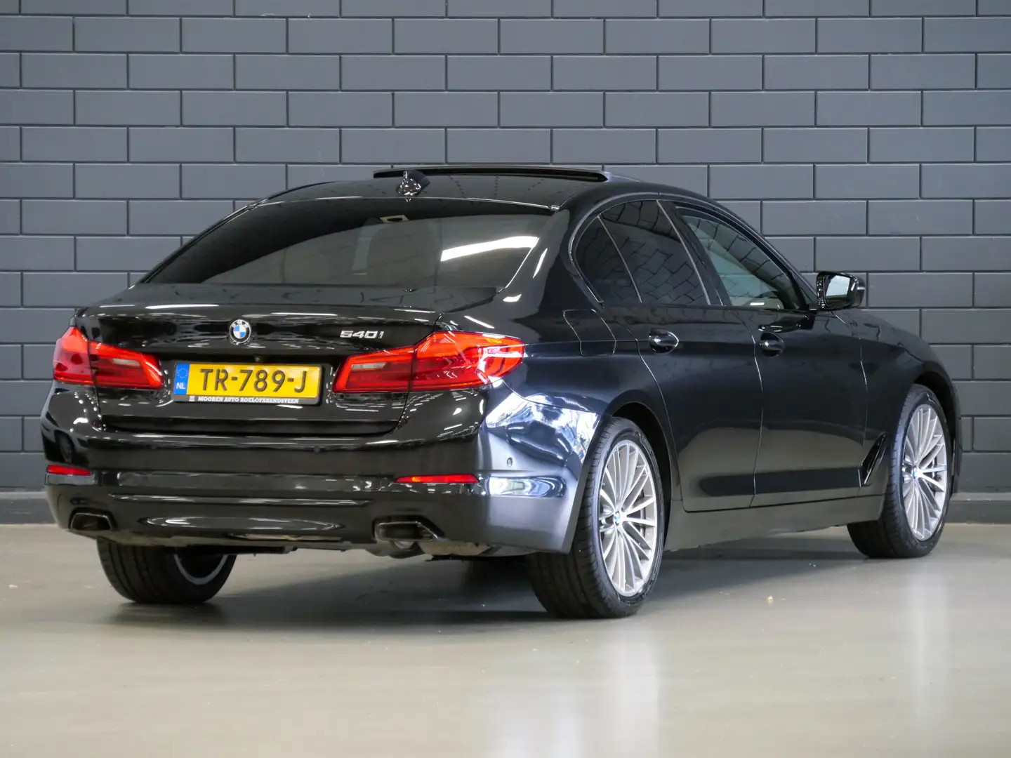 BMW 540 5-serie 540i 340PK High Executive | PANODAK | LEDE Schwarz - 2