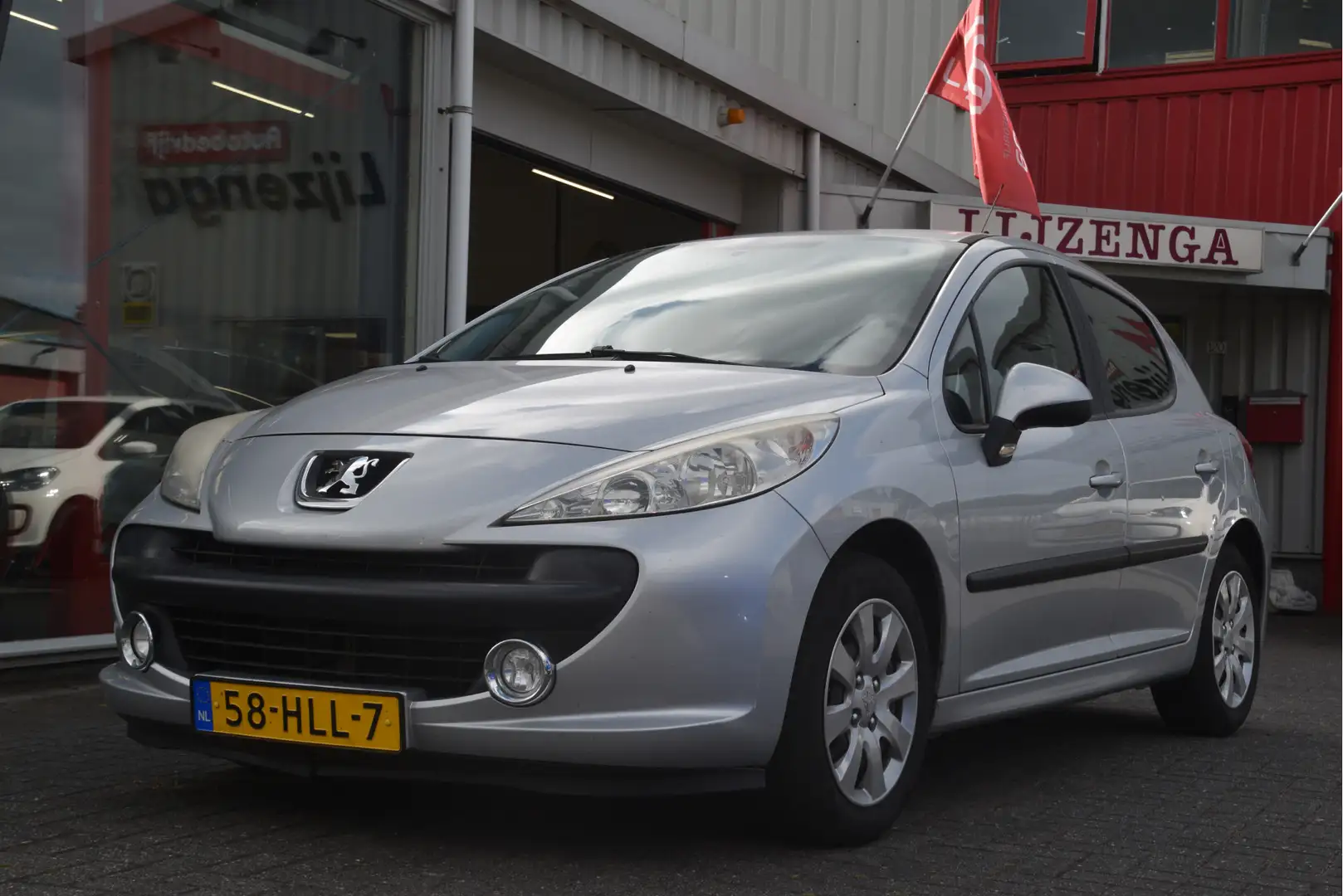 Peugeot 207 1.6 VTi Look Airco | cruise control | Radio/CD | t Grijs - 2