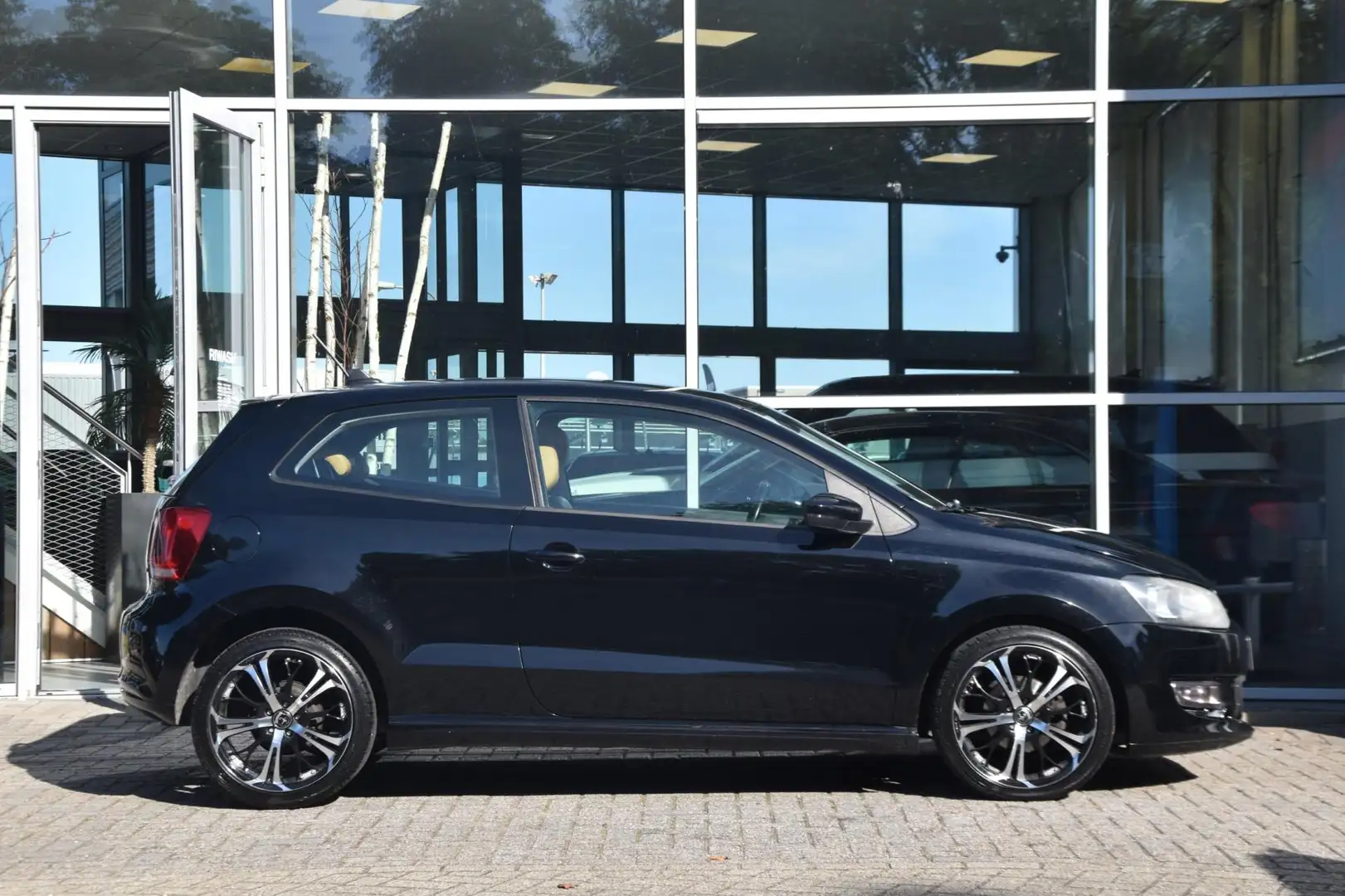 Volkswagen Polo 1.2 TDI BlueMotion Comfortline Airco Leder Nav. Pd Noir - 2