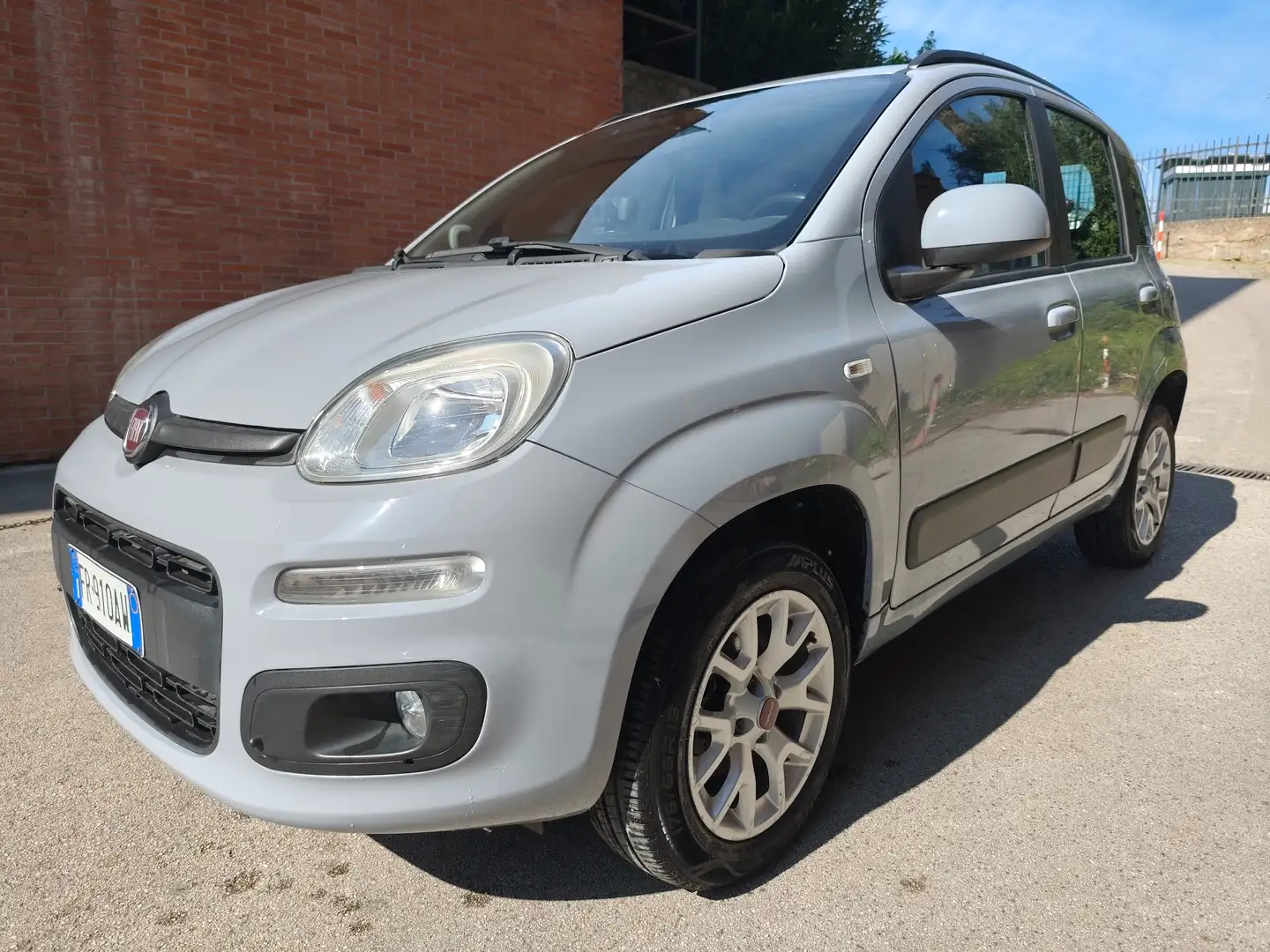 Fiat Panda Panda 0.9 t.air t. natural power Lounge 80cv Gris - 1