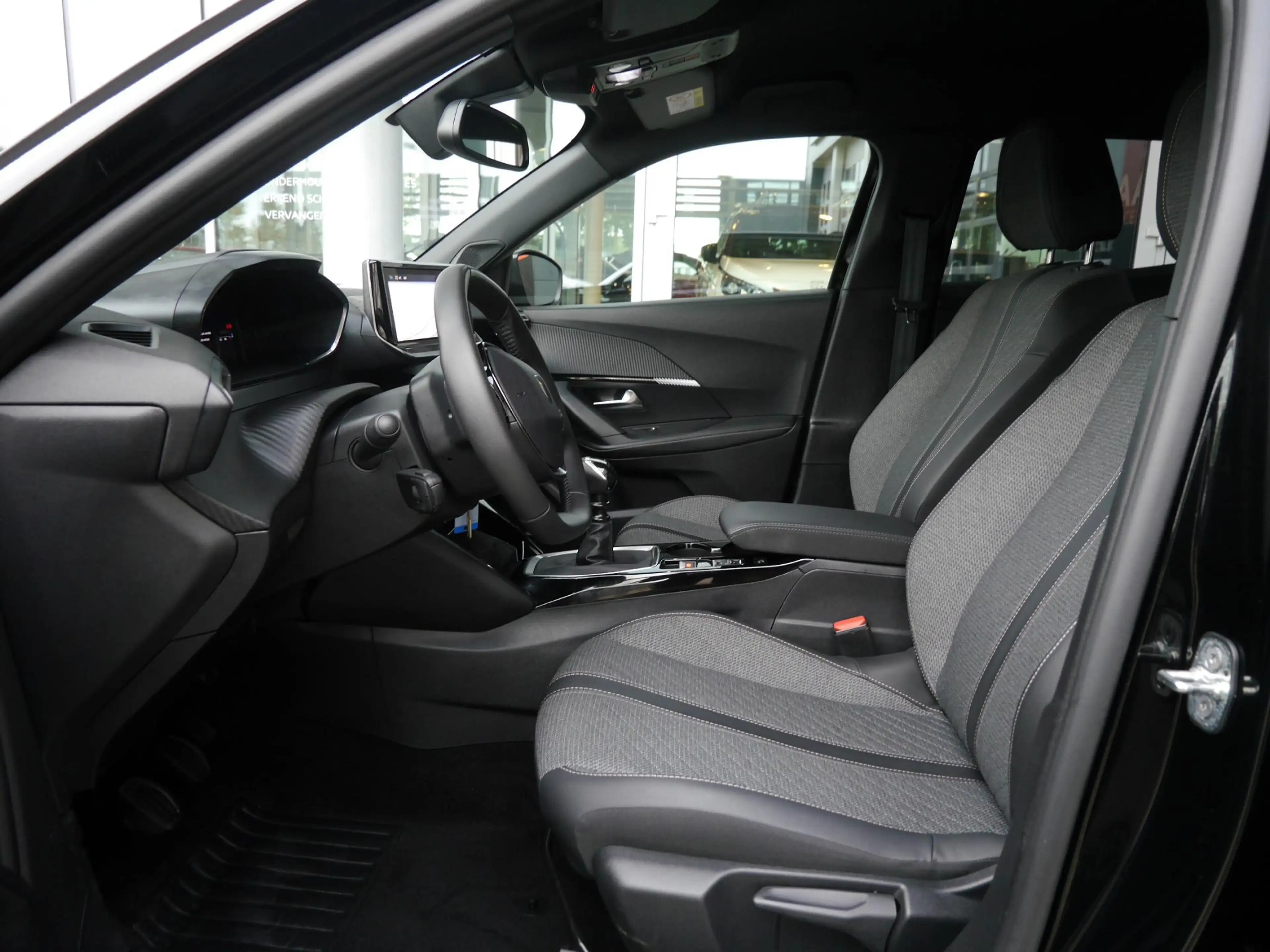 Peugeot 2008 1.2 PureTech 100 Allure | Trekhaak | Navigatie | C — photo 8