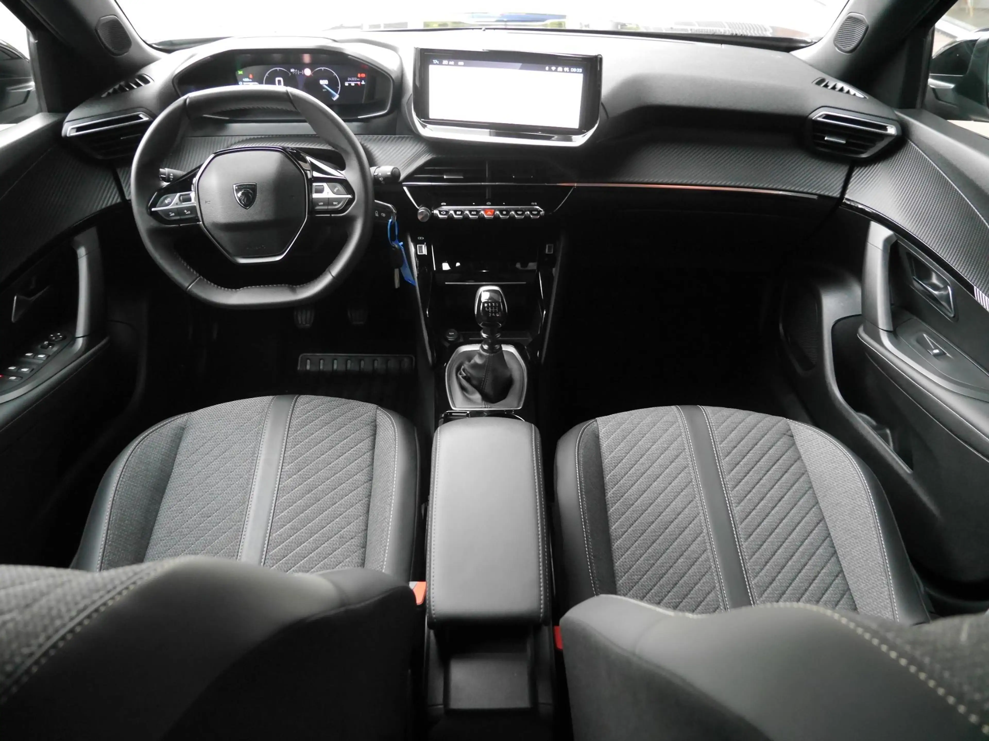 Peugeot 2008 1.2 PureTech 100 Allure | Trekhaak | Navigatie | C — photo 7