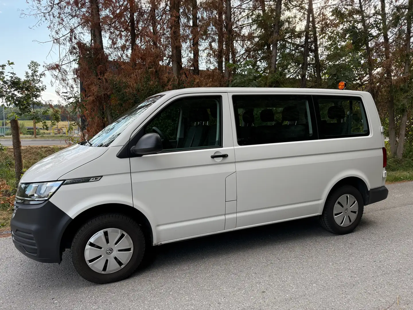 Volkswagen T6.1 Caravelle FWD Trendline Weiß - 2