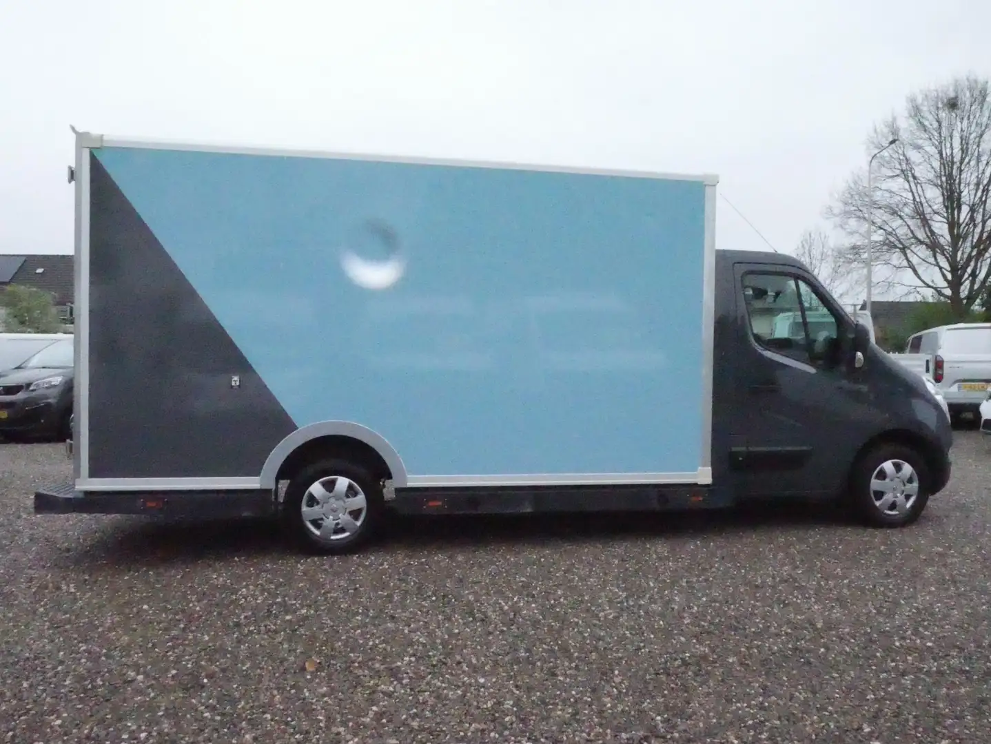 Renault Master 2.3 dCi 170PK Automaat Airco Luchtvering Bakwagen Grijs - 2