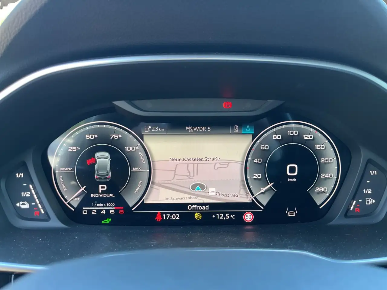 Audi Q3 1.4 TFSI e S line 45 e 180(245) kW(PS) S tron 11