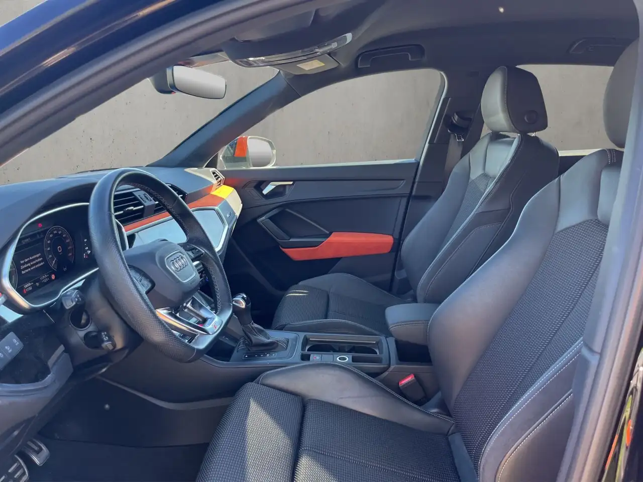 Audi Q3 1.4 TFSI e S line 45 e 180(245) kW(PS) S tron 9