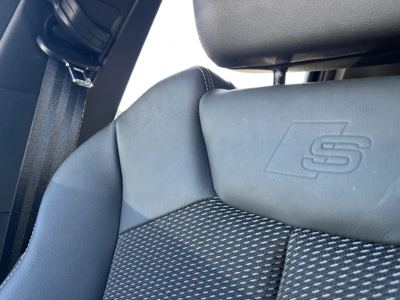 Audi Q3 1.4 TFSI e S line 45 e 180(245) kW(PS) S tron 19