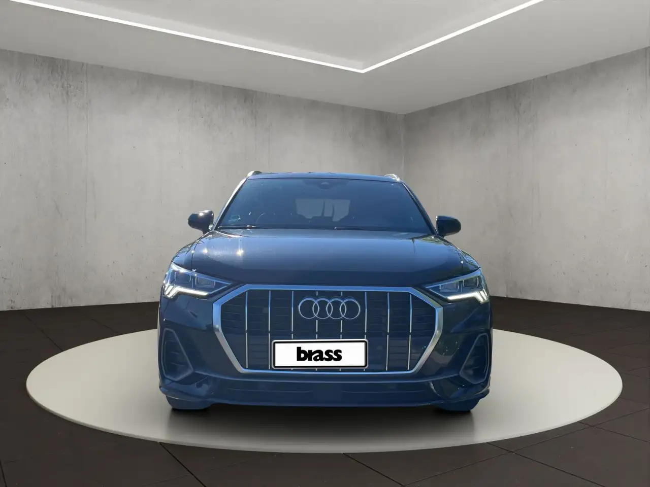 Audi Q3 1.4 TFSI e S line 45 e 180(245) kW(PS) S tron 8