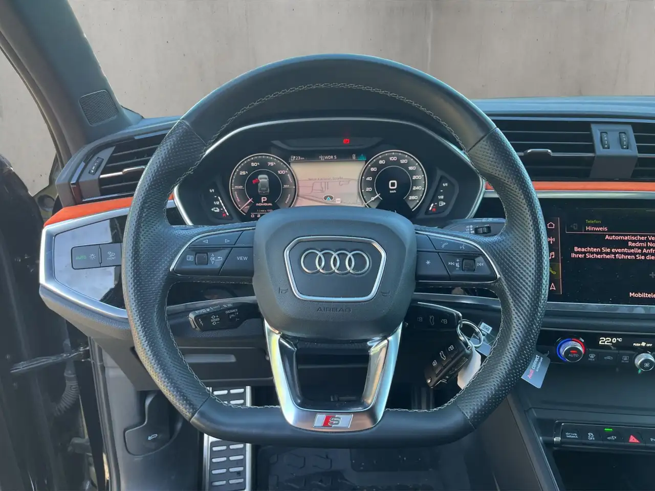 Audi Q3 1.4 TFSI e S line 45 e 180(245) kW(PS) S tron 10