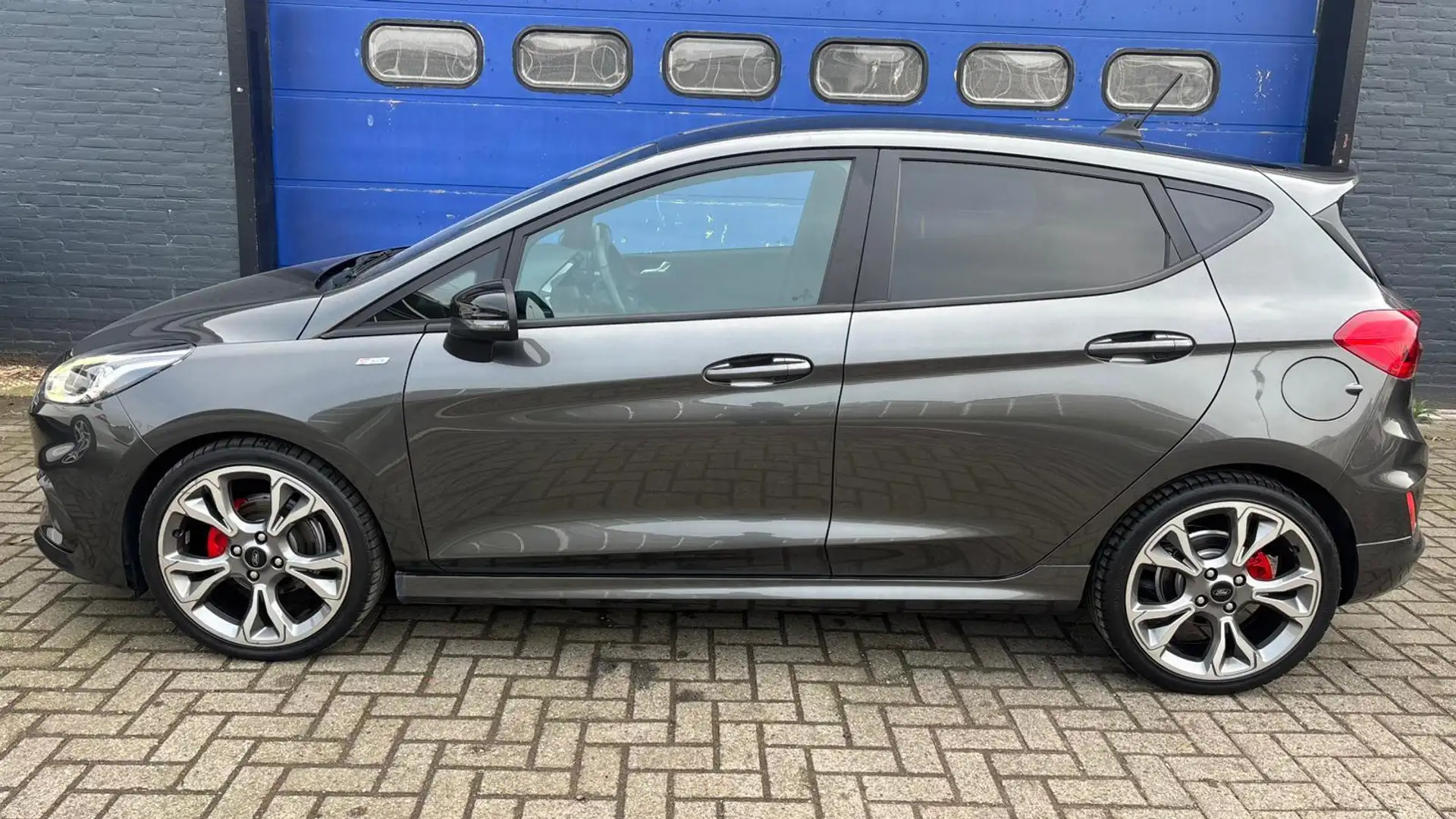 Ford Fiesta 1.0 ECOB ST-Line NL Auto 1e eigenaar Grijs - 2