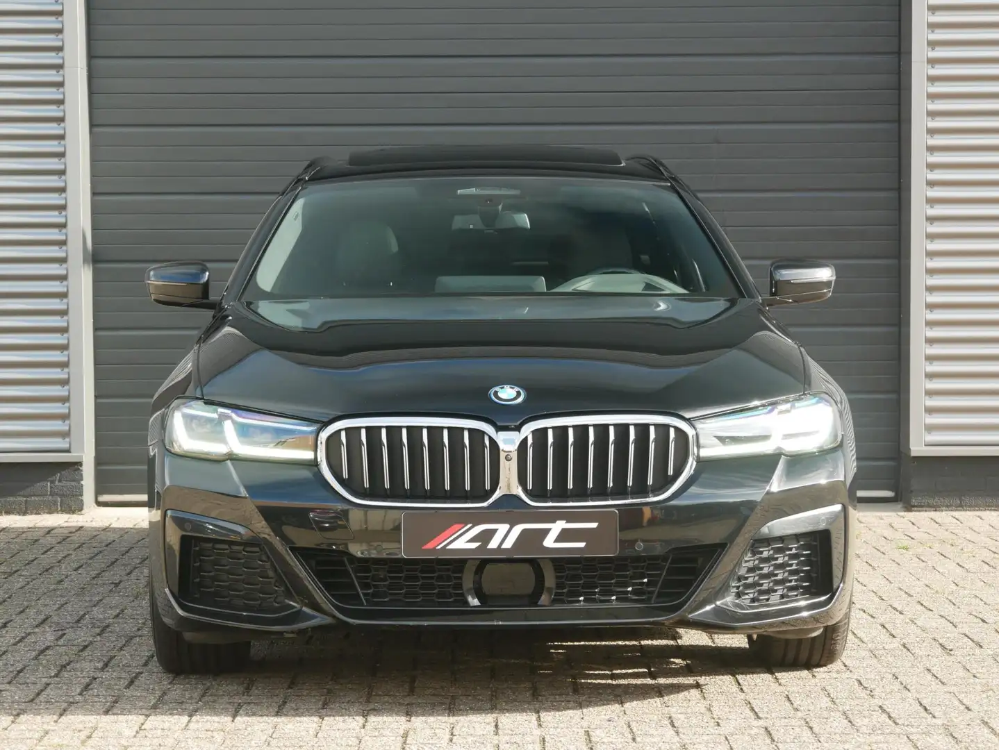 BMW 530 5-serie Touring 530e xDrive M-Sport, Pano, Laser, Zwart - 2