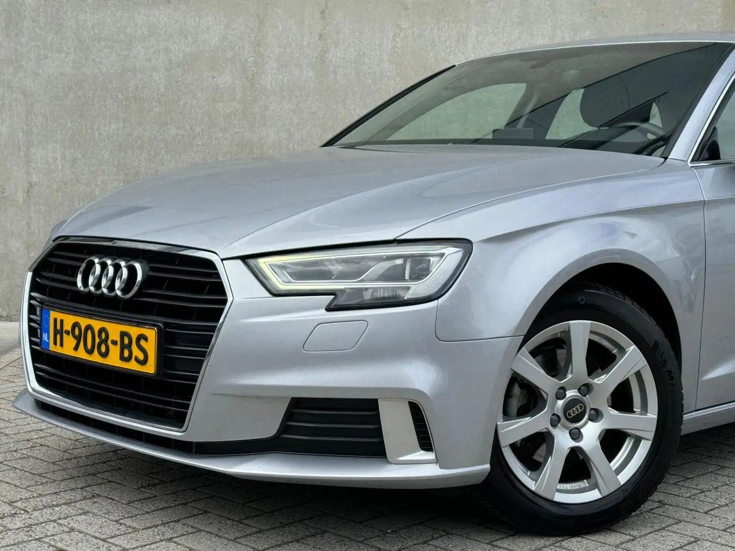 Audi A3 Sportback 30 TFSI 116pk 2020 Grijs LED|NAP|2E EIG. Gris - 2
