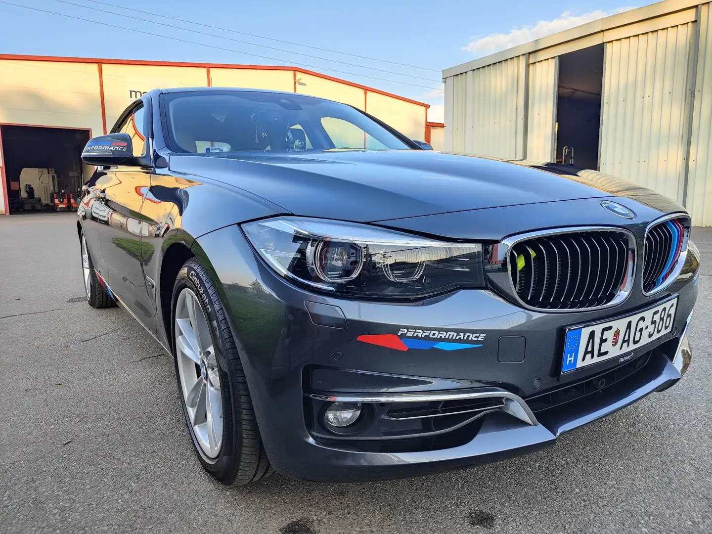 BMW 330 330d GT Aut. Sport Line - 2
