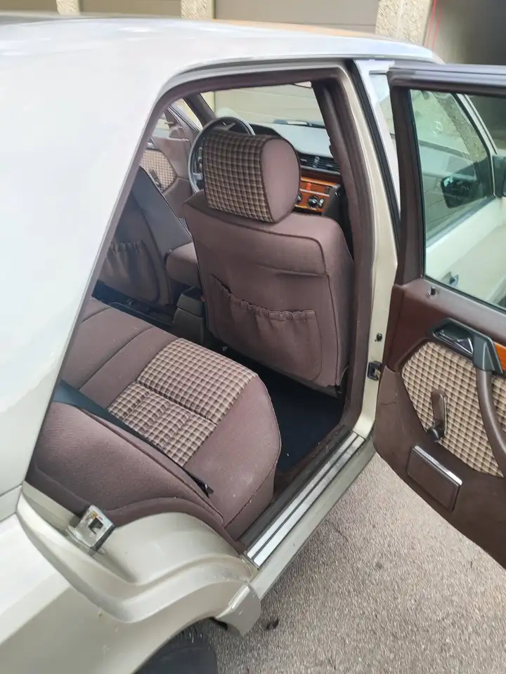 Mercedes-Benz 200 E Klasse, foto 12