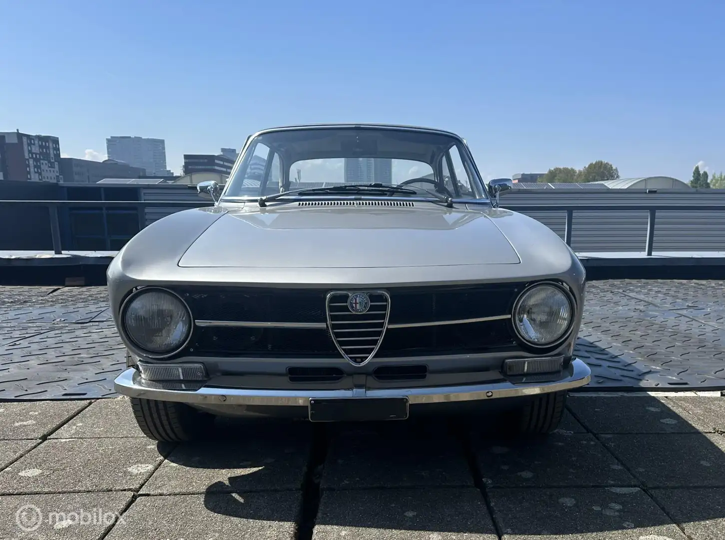 Alfa Romeo Junior Bertone 1.3 Gris - 1