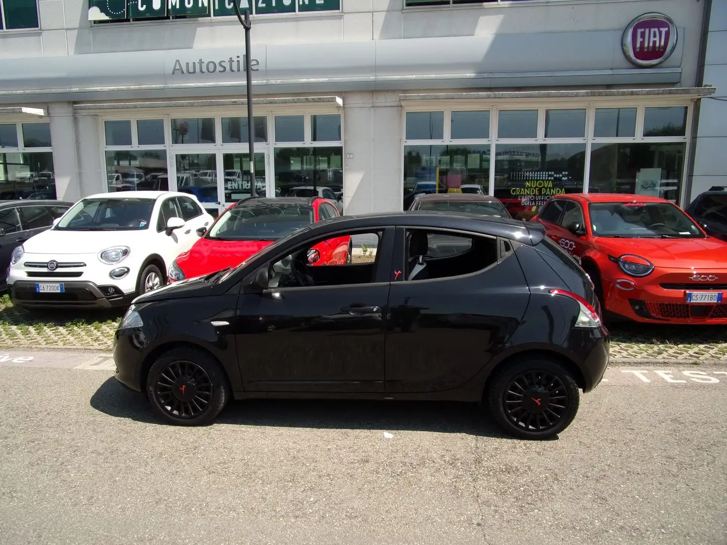 Lancia Ypsilon 1.2 69 CV 5 porte Gold Noir - 1