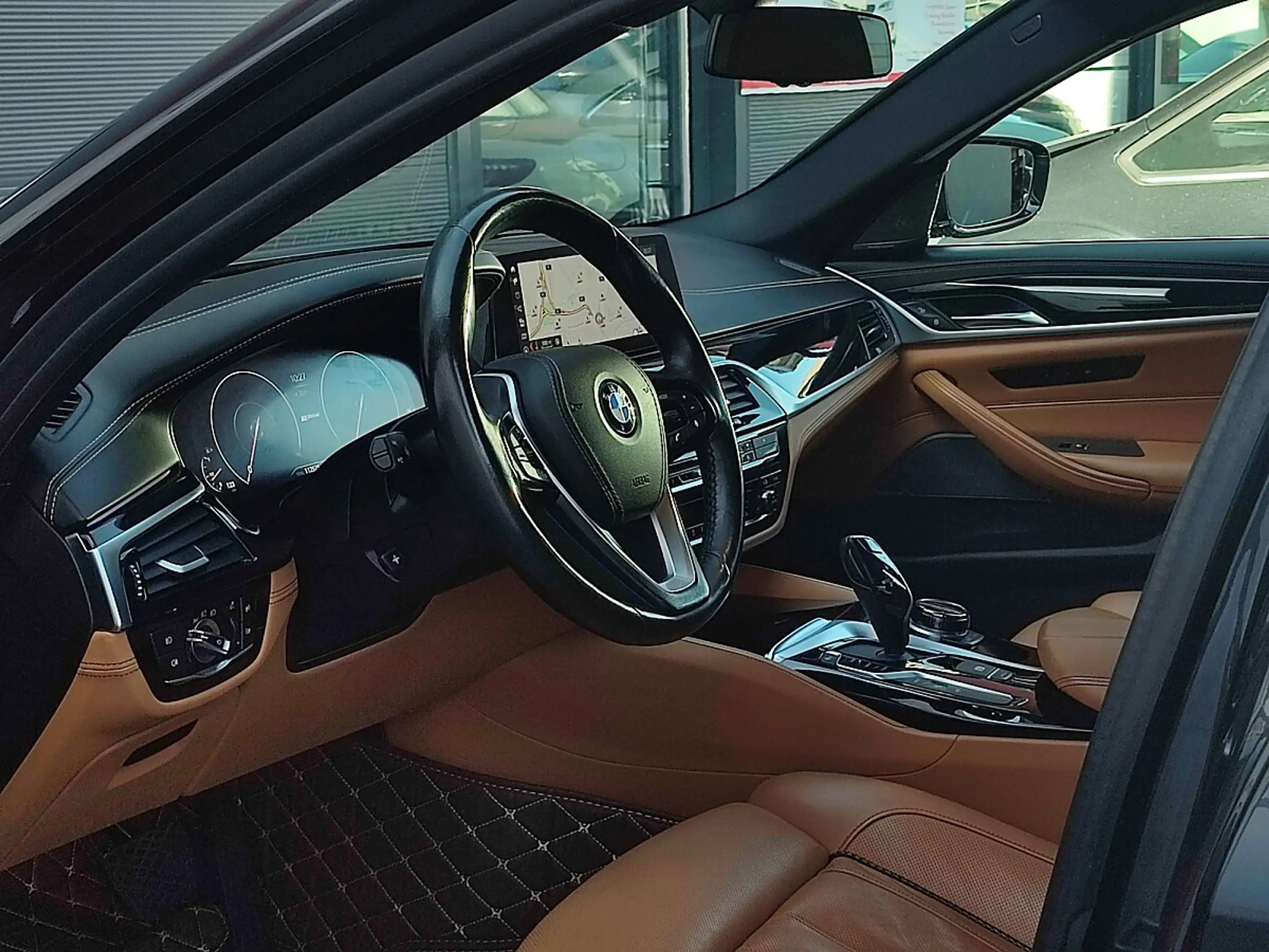 BMW 530 e PHEV iPerformance — photo 7