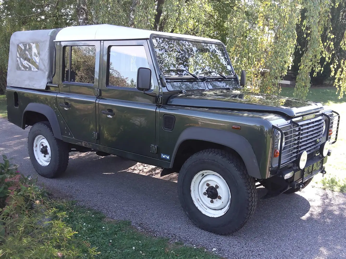 Land Rover Defender Defender 110" E DCPU Pick up DK TD E DCPU Grün - 1