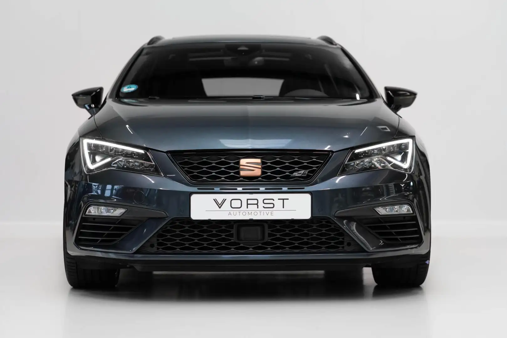 SEAT Leon 2.0 TSI CUPRA ST 4Drive Pano Beats Schaalstoel Grijs - 2