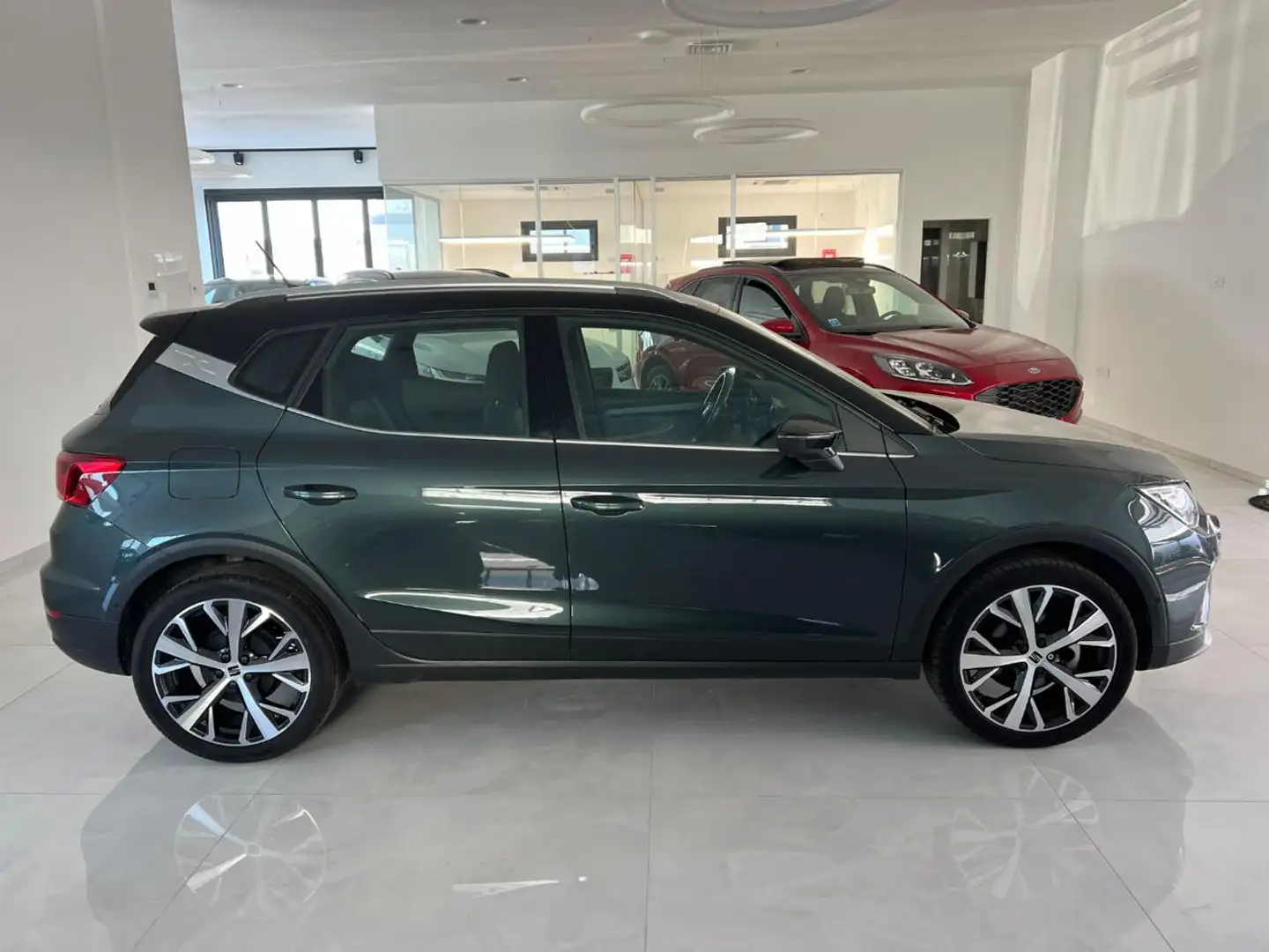 SEAT Arona 1.0 EcoTSI XPERIENCE Grigio - 1