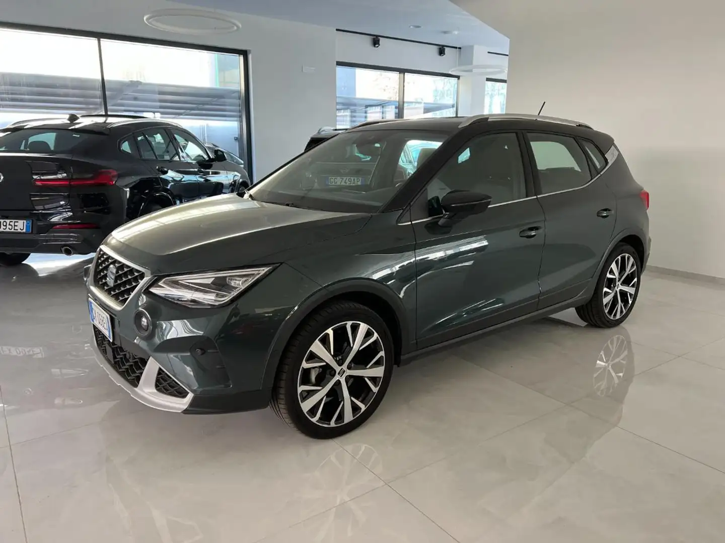 SEAT Arona 1.0 EcoTSI XPERIENCE Gris - 1