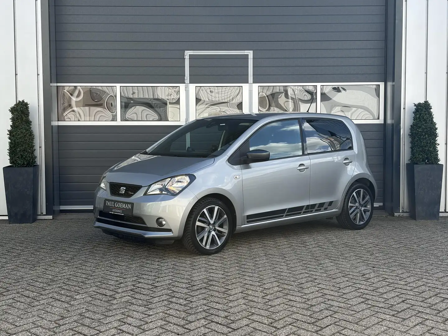SEAT Mii 1.0 FR Connect | Seat sound | Parkeer sensoren | A Grau - 2