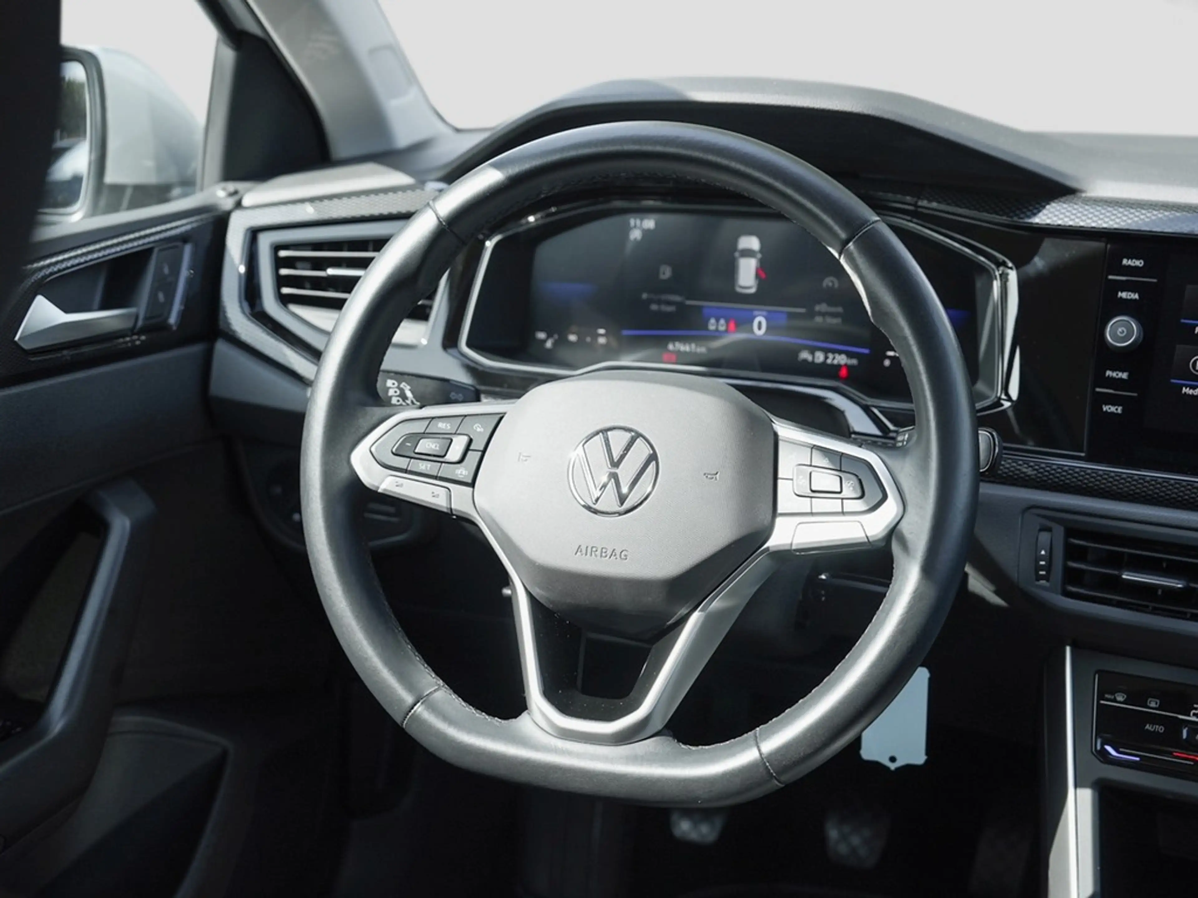 Volkswagen Polo 1.0 TSI Life *LED*Navi*App-Con*Park-Assist*PDC*... — photo 13