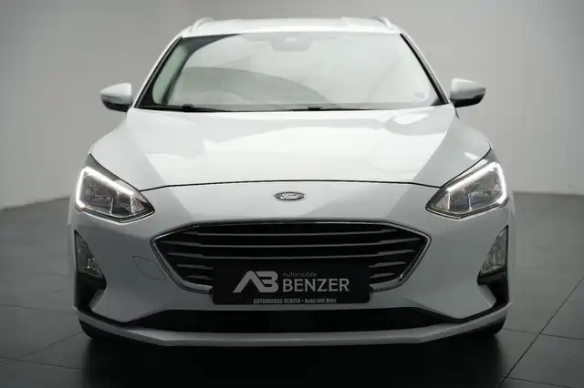 Ford Focus view 2