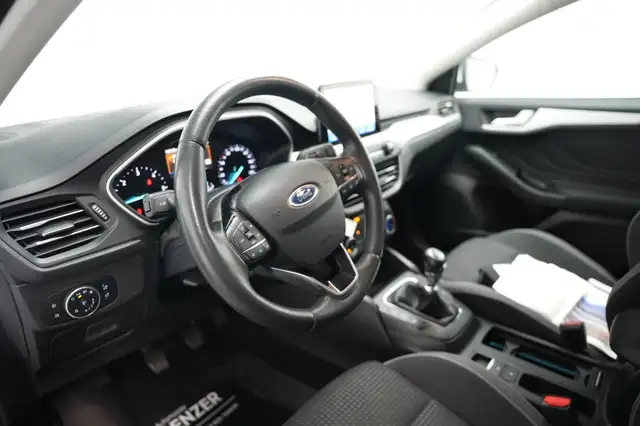 Ford Focus view 14