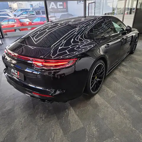 Porsche Panamera view 8
