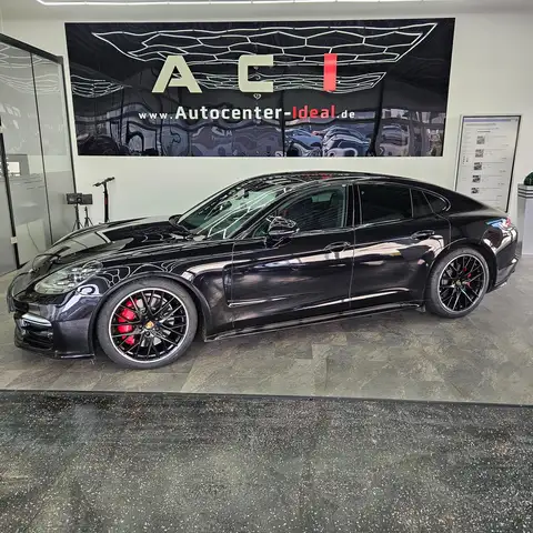 Porsche Panamera view 13