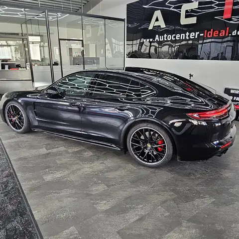 Porsche Panamera view 3