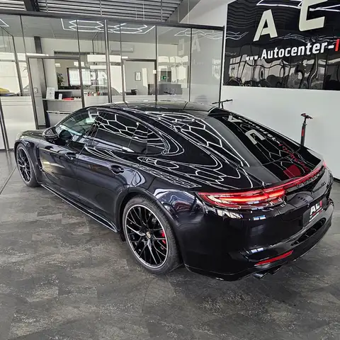 Porsche Panamera view 4