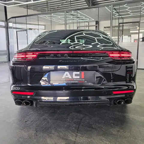 Porsche Panamera view 7